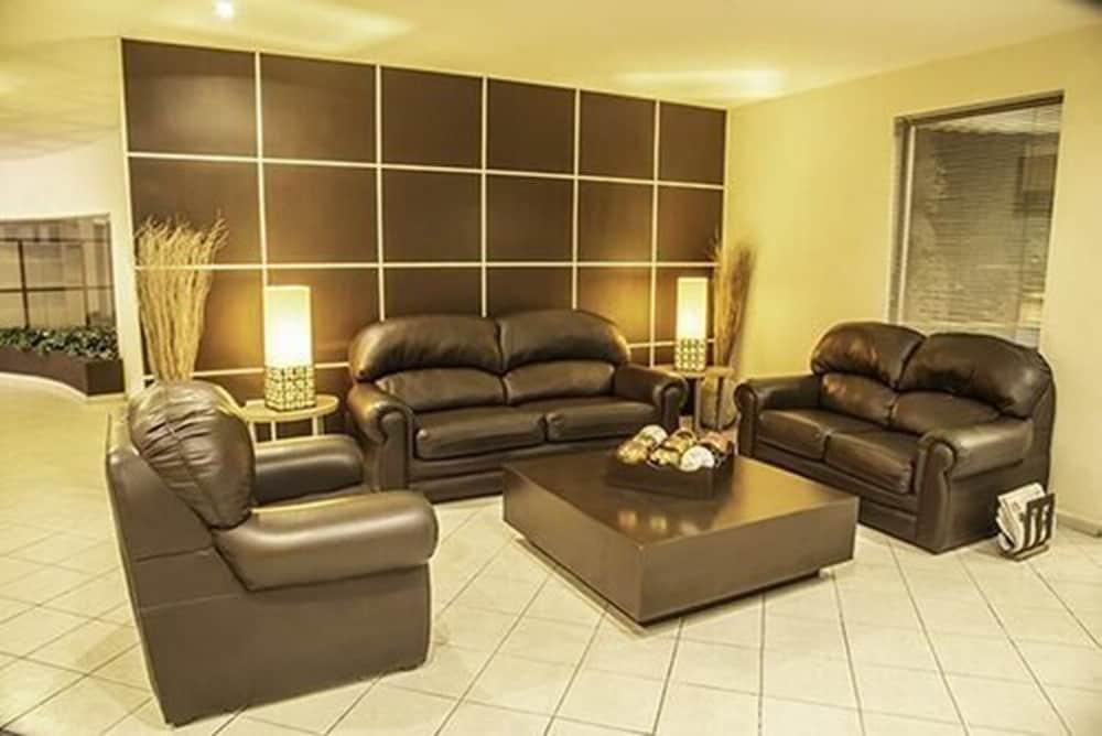 American Inn Hotel & Suites Parral Extérieur photo