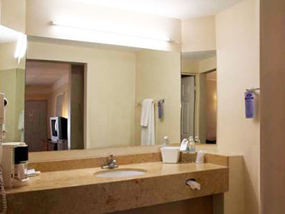 American Inn Hotel & Suites Parral Extérieur photo